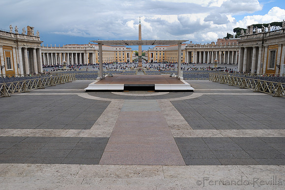 Piazza San Pietro, Vaticani